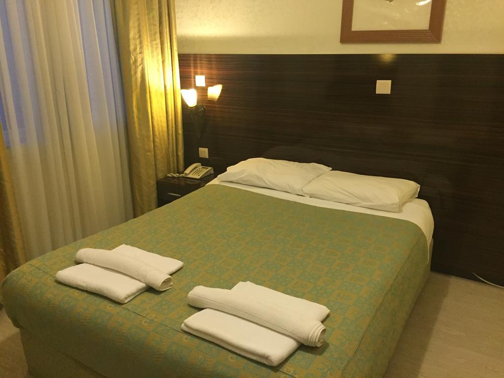 Sato Hotel Antalia Esterno foto